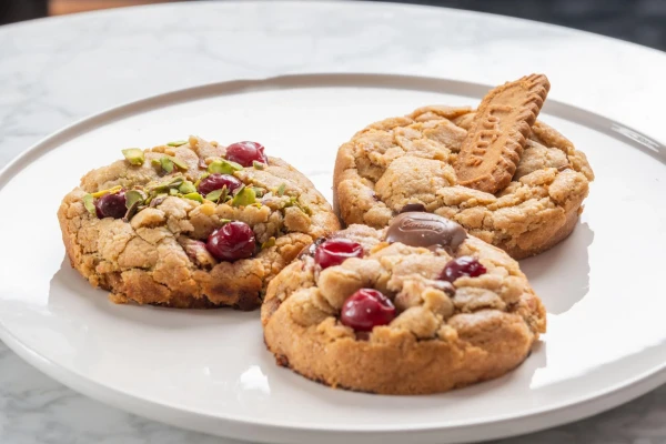 Vişne ve Çikolata Dolgulu Cookie